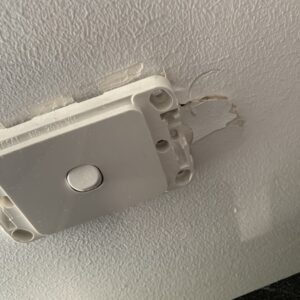 Plaster/ Repair a few small holes - Image 4