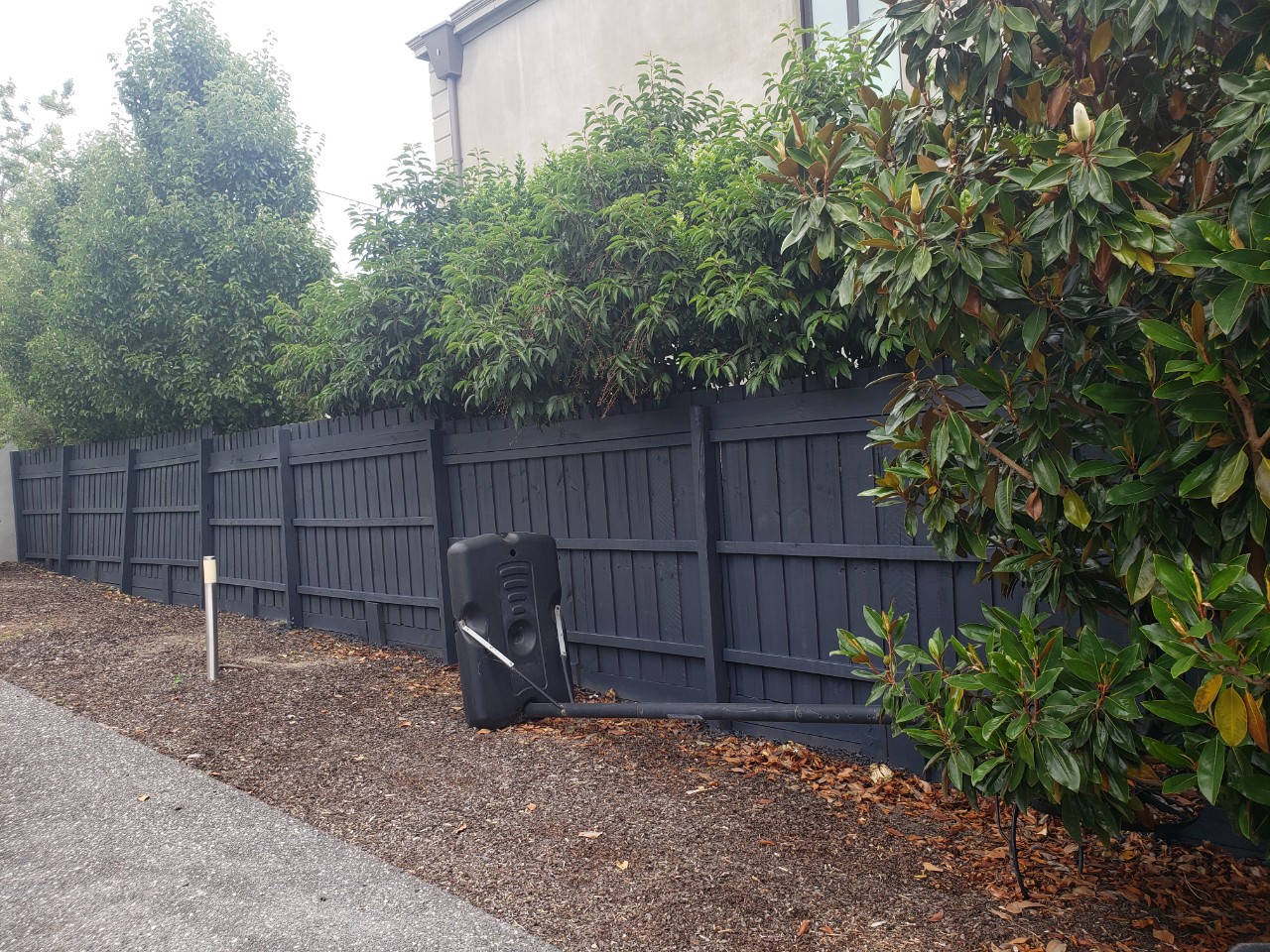 Fence Painting Melbourne VIC PAINTER