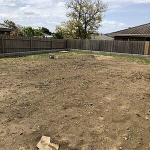 Paint fence and retaining wall in Mount Waverley - Image 4