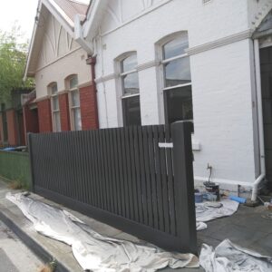 Fence painting in Prahran - Image 3