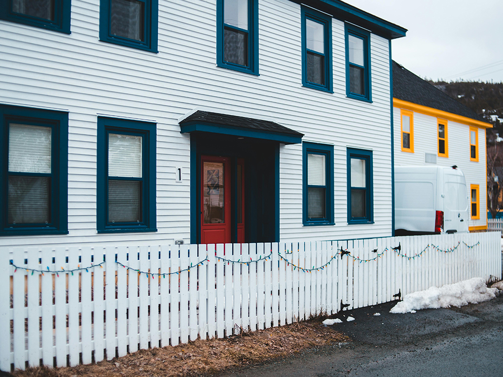 Best time of year to paint a fence