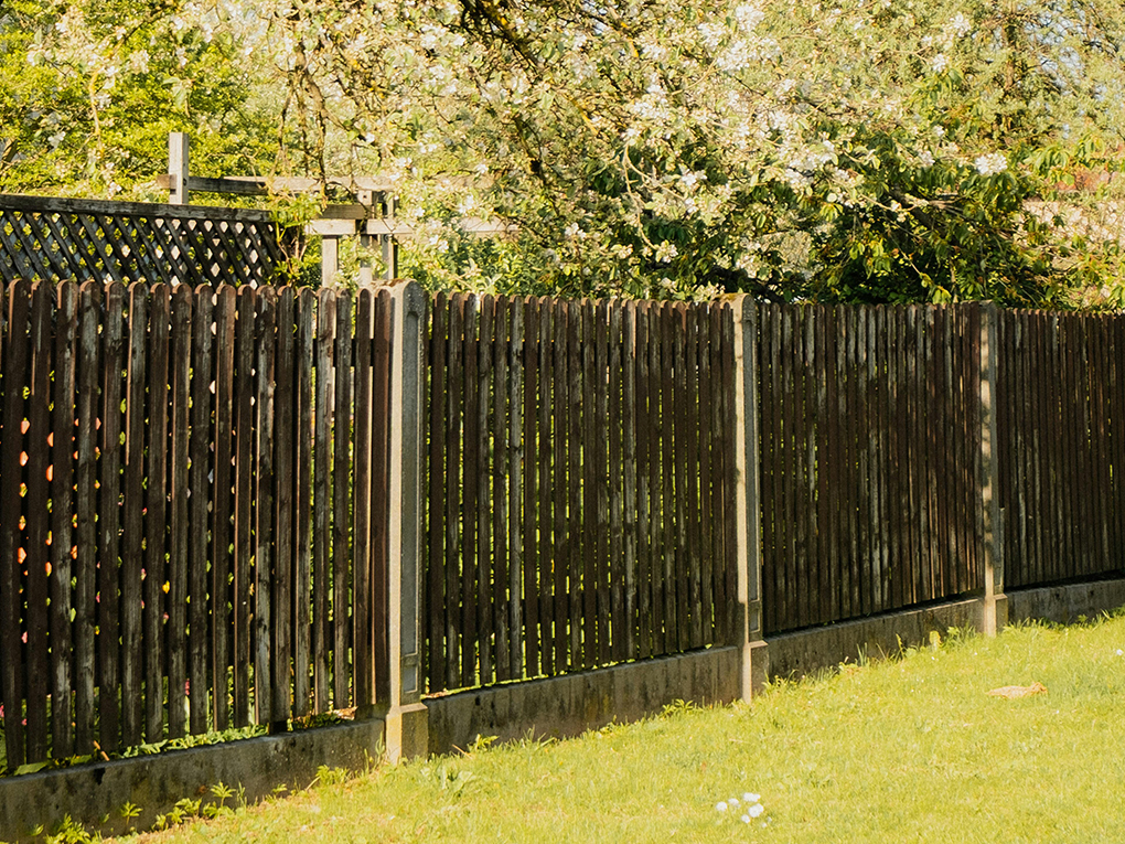 Can You Paint Colorbond Fence