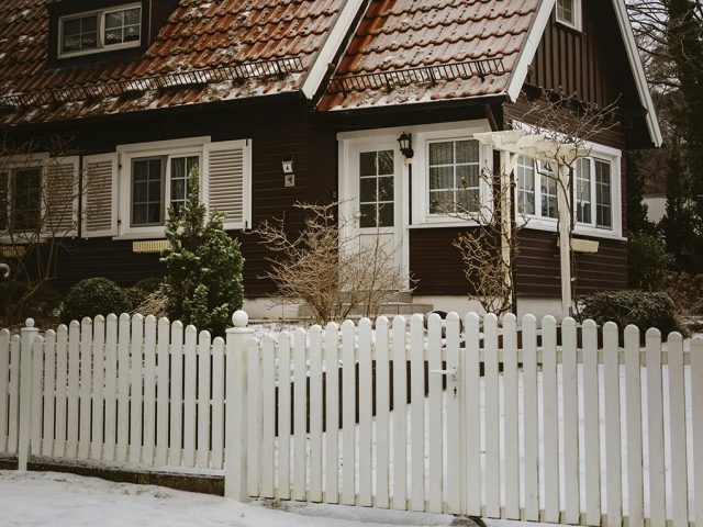 Fence Paint vs Fence Stain