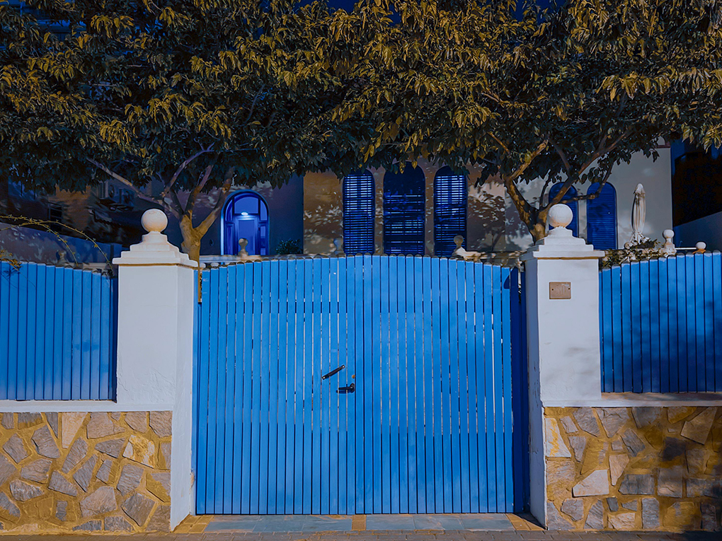 Fence Paint vs Fence Stain