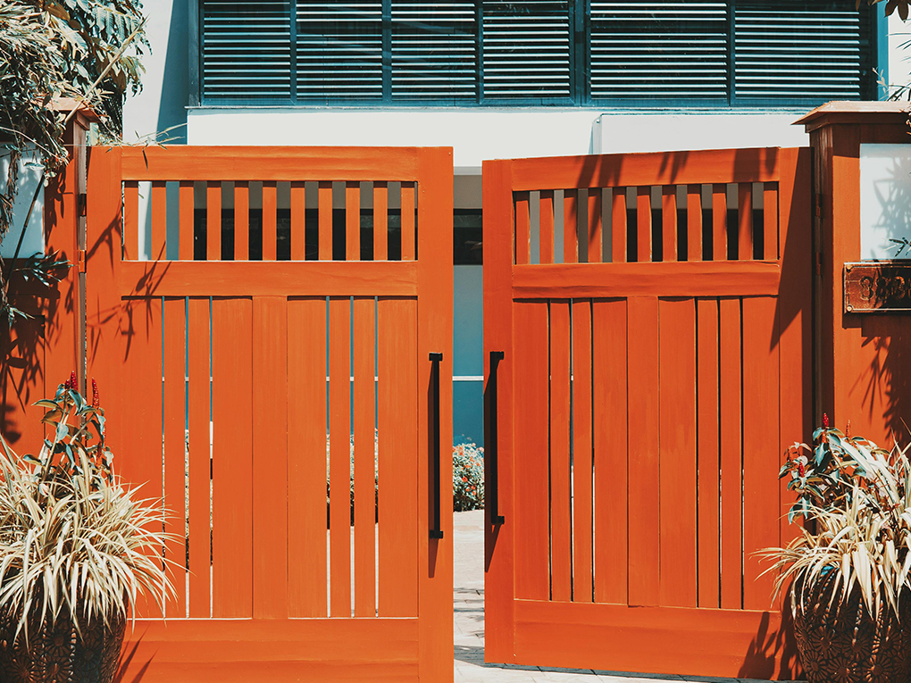 How long does fence paint last