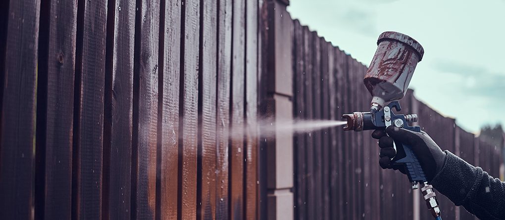 How many coats of paint does a fence need