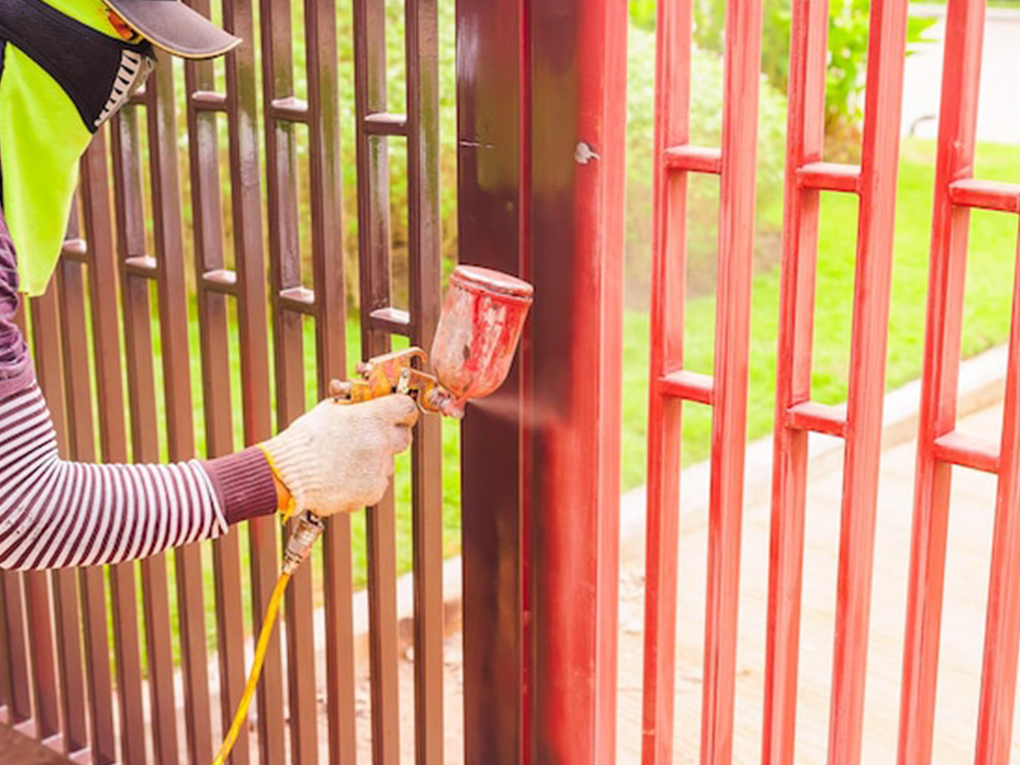 How to paint a fence step by step