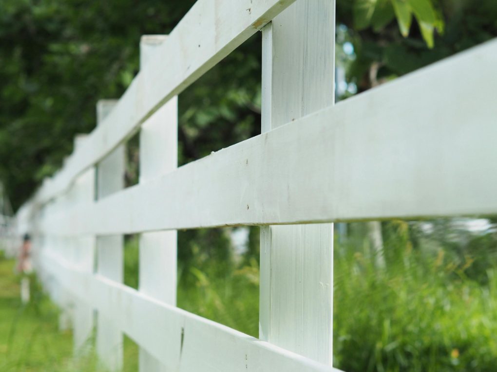 How to Paint Fence