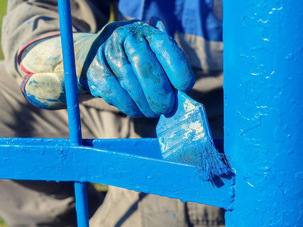 How to paint fence posts