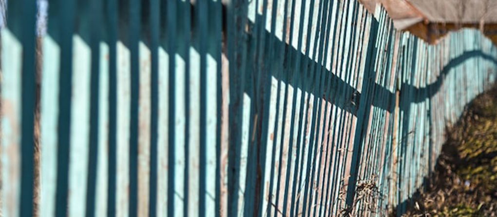 How to remove old fence paint